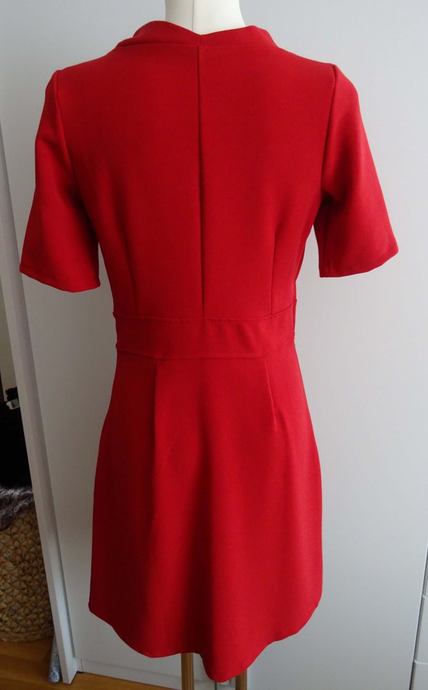 rotes Kleid