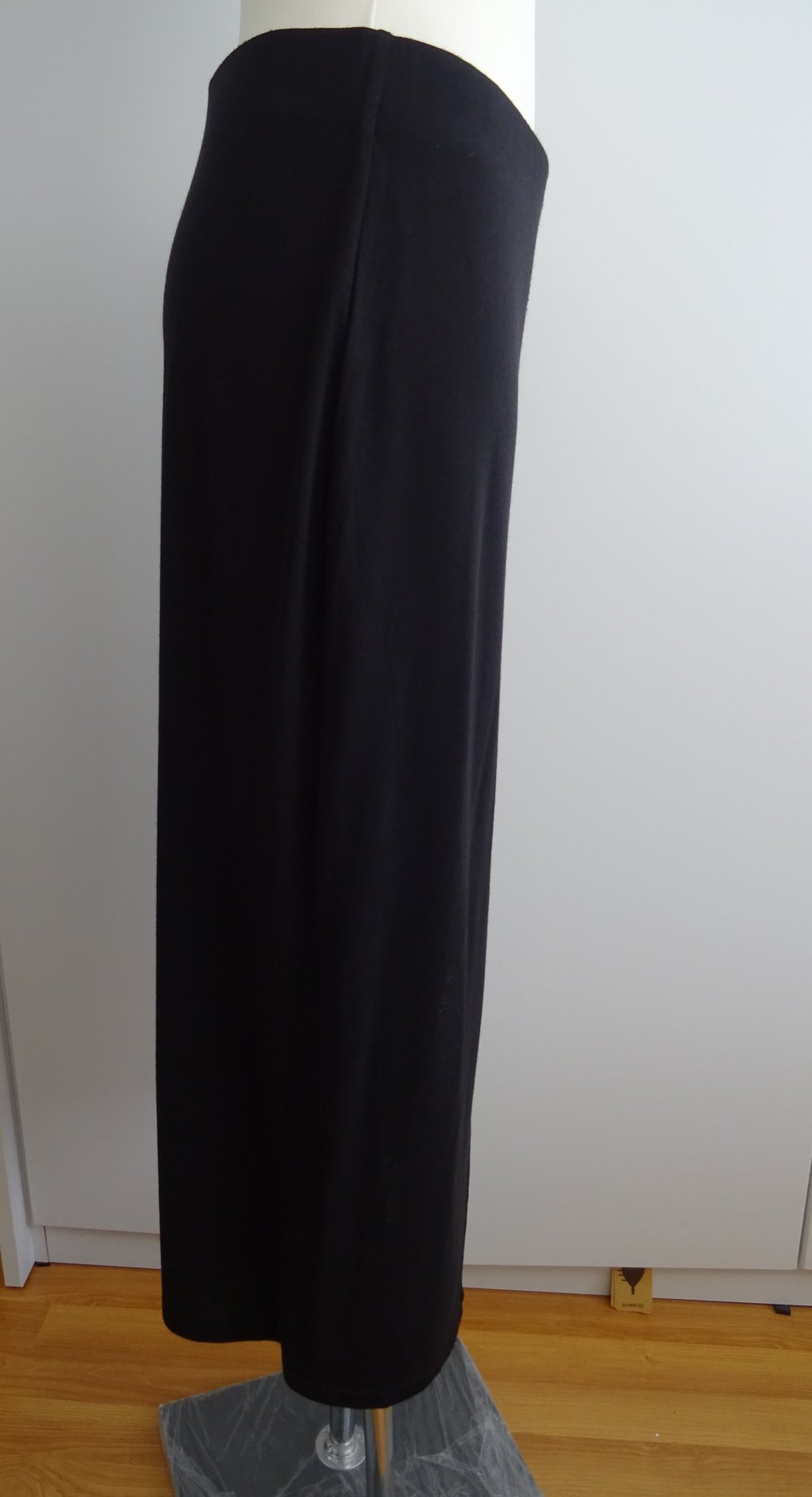 langer schwarzer Rock