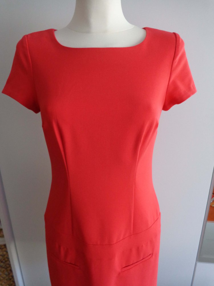 korallfarbenes Etuikleid -NEU-