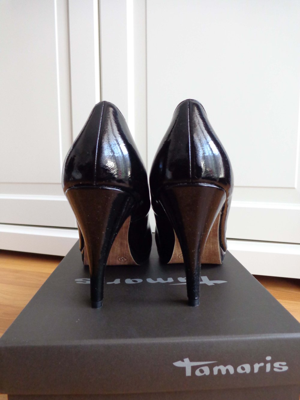schwarze Pumps
