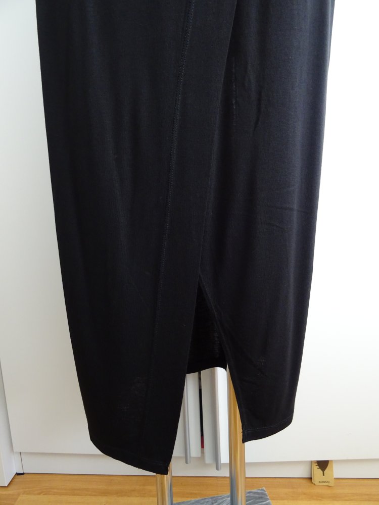 langer schwarzer Rock