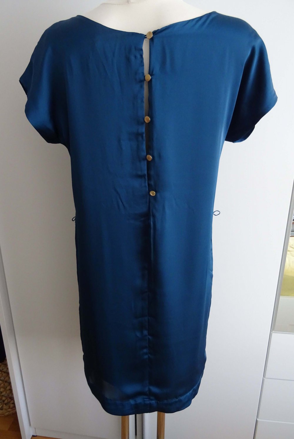 blaues Kleid