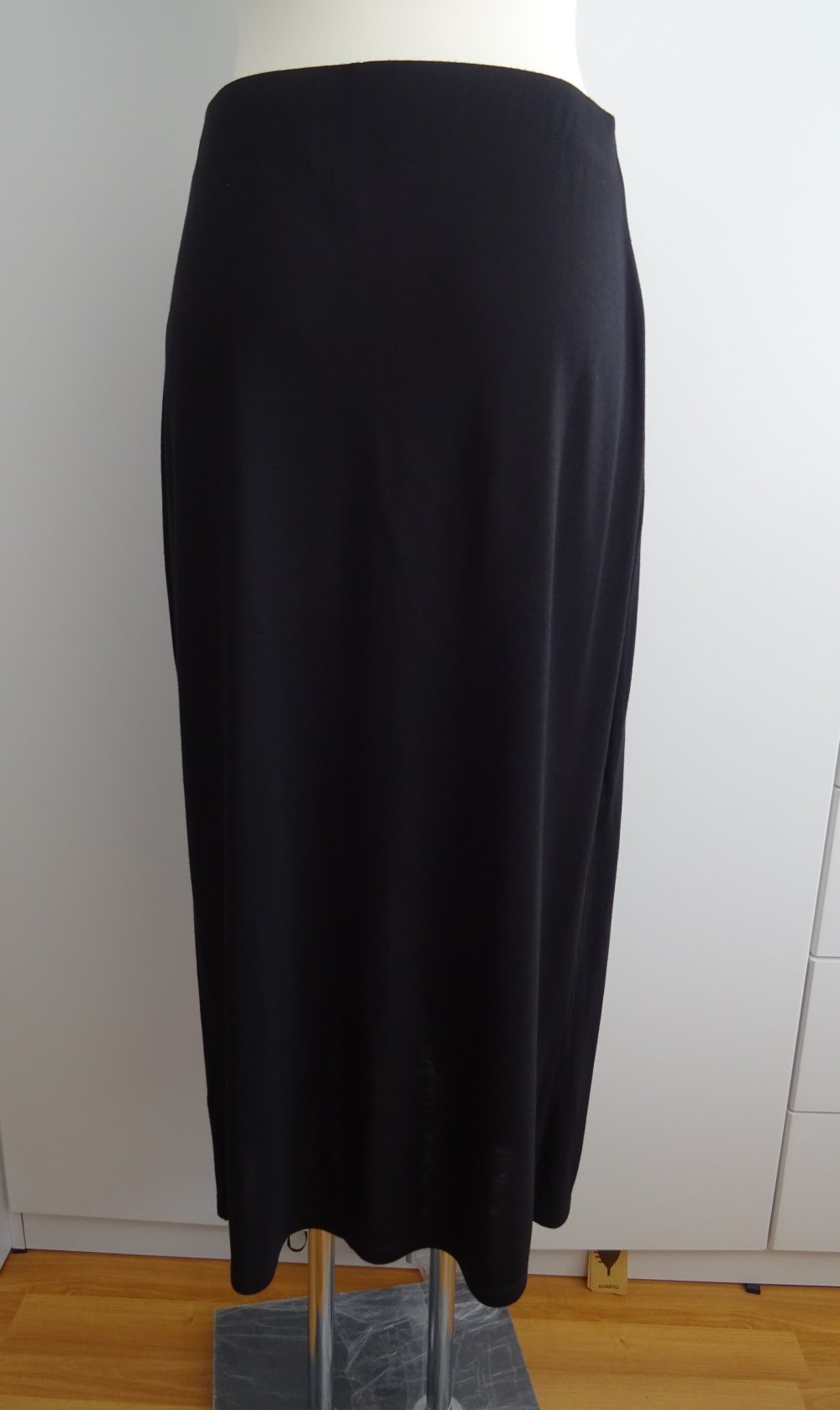 langer schwarzer Rock