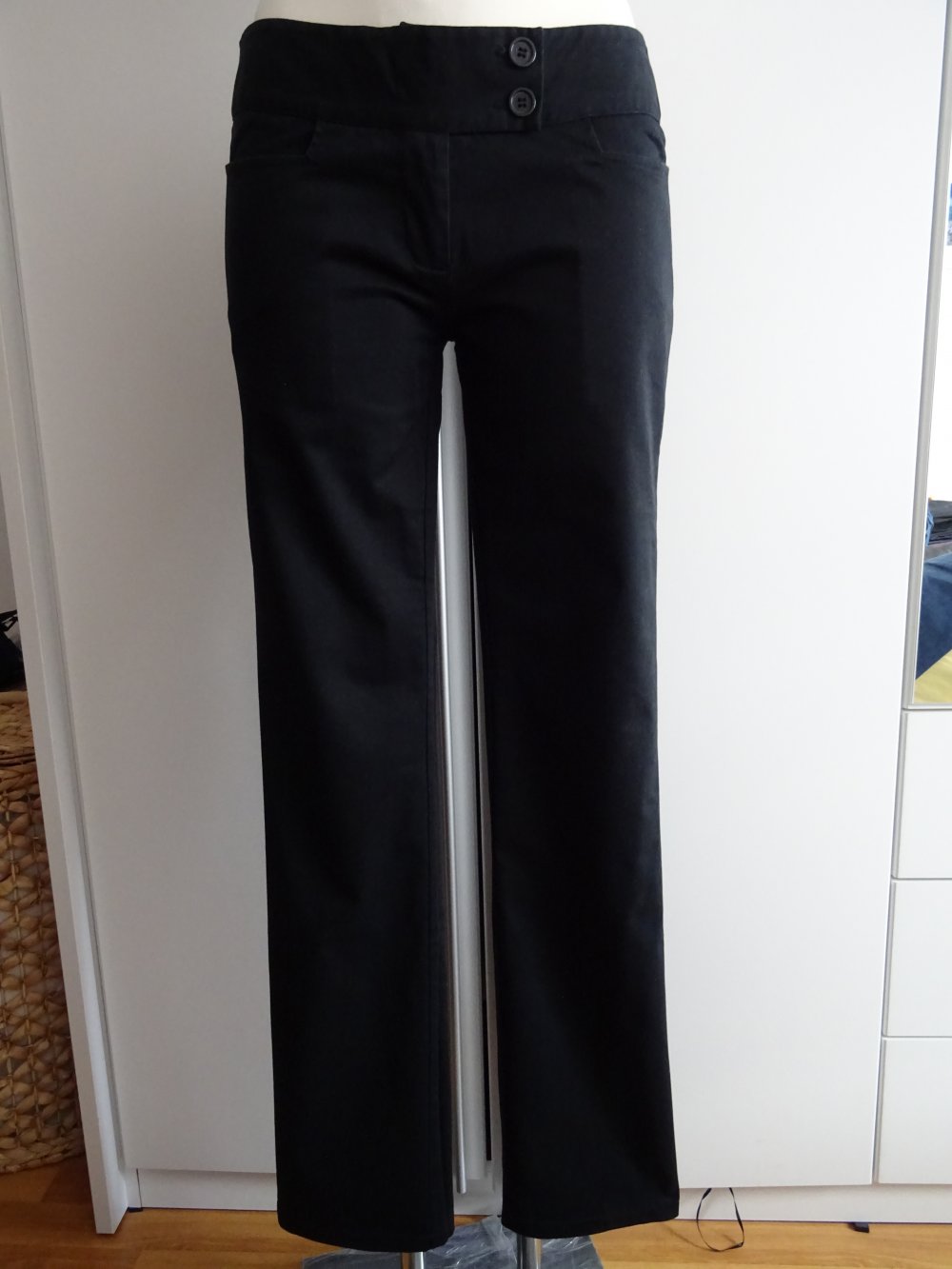 schwarze Stoffhose