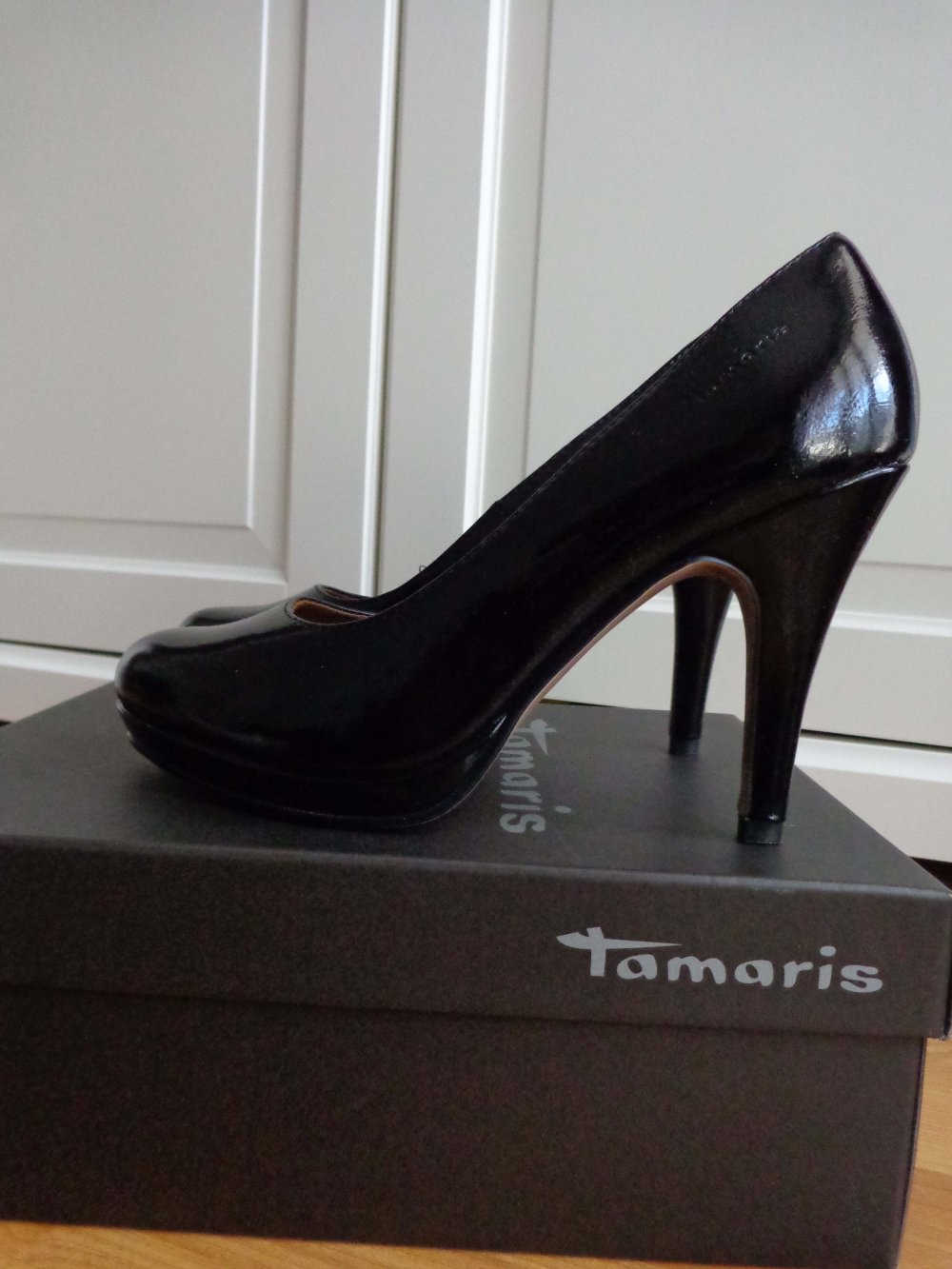 schwarze Pumps