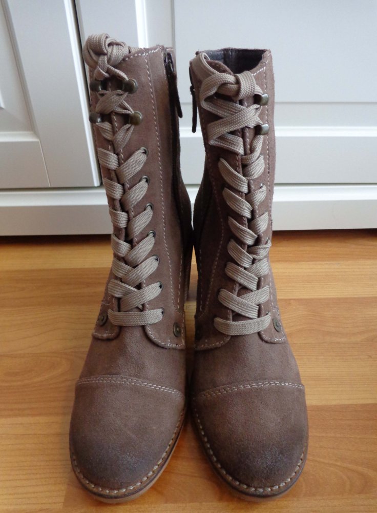 Traveller Hiking Boots