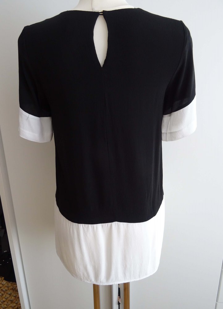 schwarz-weißes Shirt