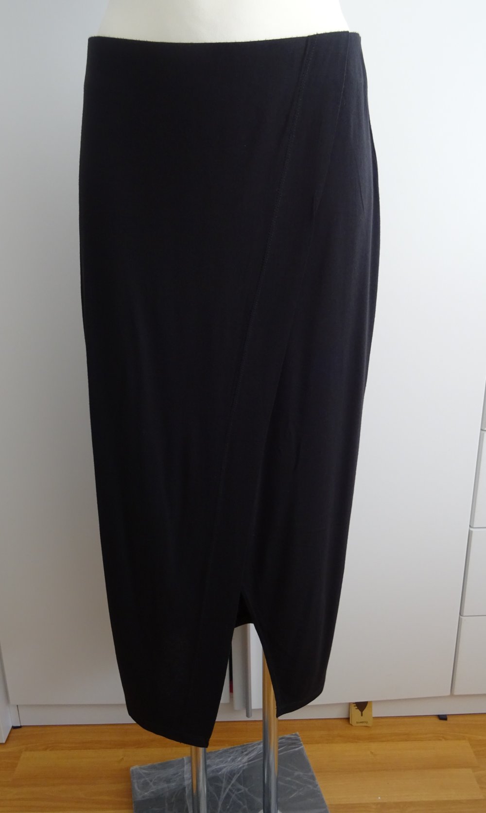 langer schwarzer Rock