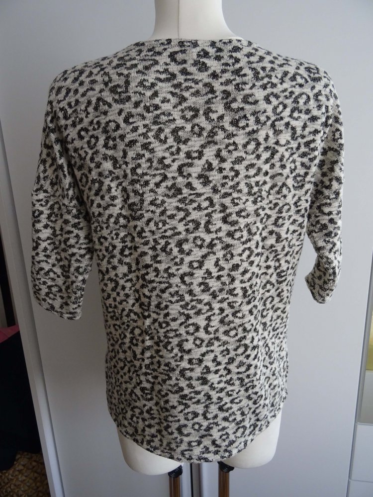 Pullover mit Leomuster