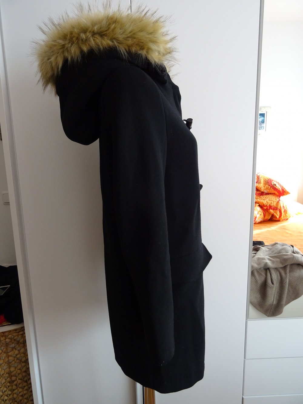 schwarzer Dufflecoat