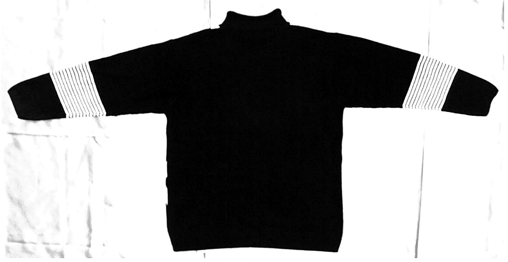 Joye + Fun Pullover mit Rauten-Muster in Schwarz / weiß - Größe L