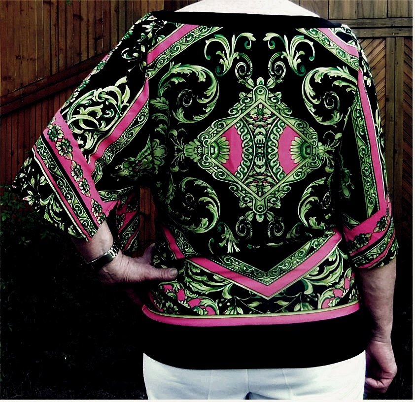 Kurzarm-Shirt von Joseph Ribkoff - Größe 42 - schwarz / buntes Muster