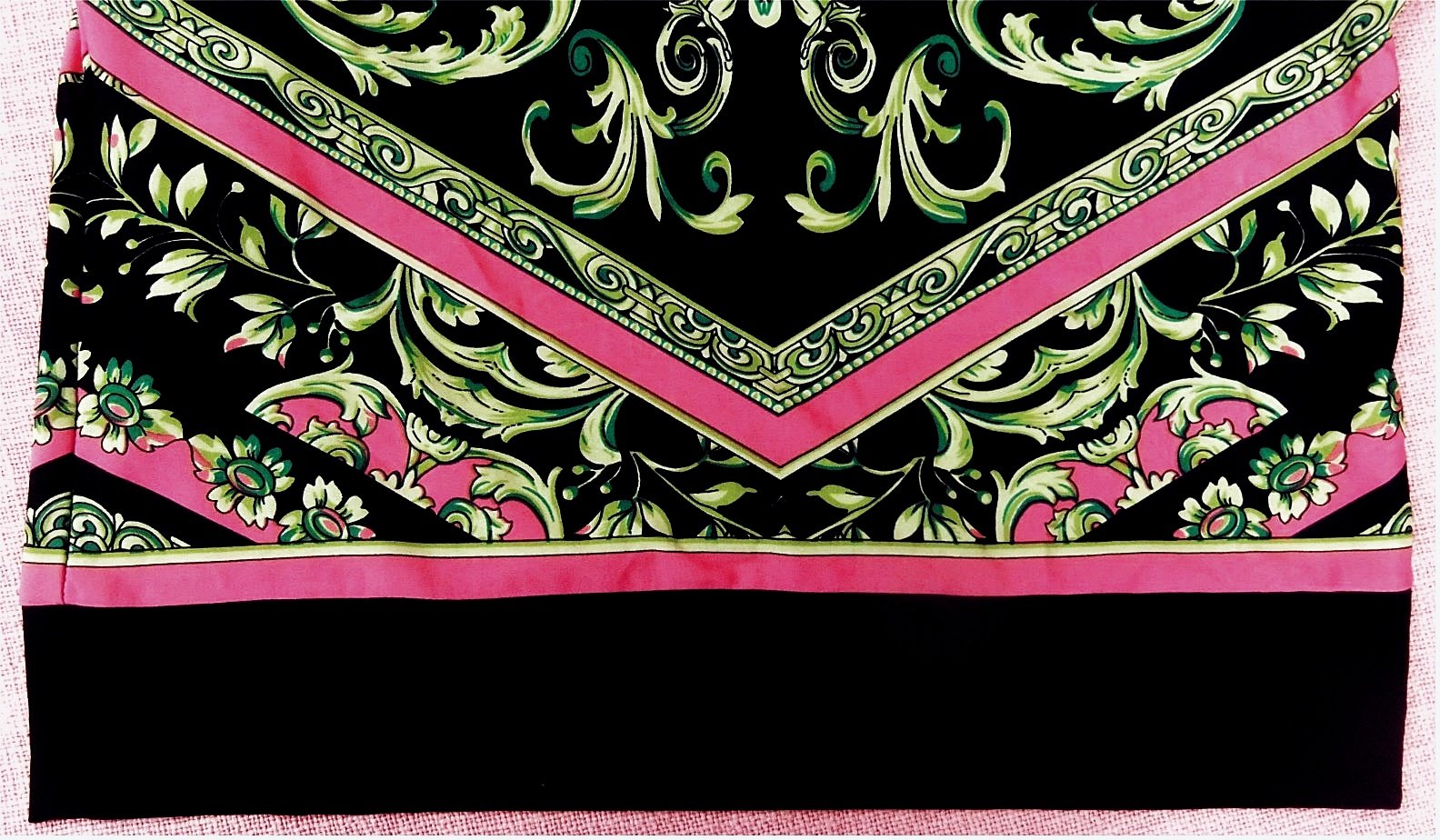 Kurzarm-Shirt von Joseph Ribkoff - Größe 42 - schwarz / buntes Muster