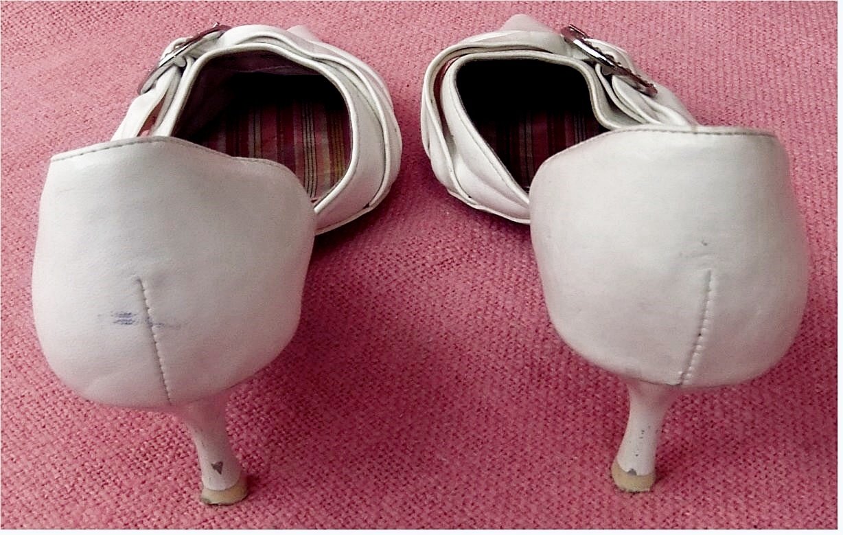 spitzlaufende Graceland Pumps weiß mit Dekoring - Größe 39 - Absatz ca. 5,5 cm