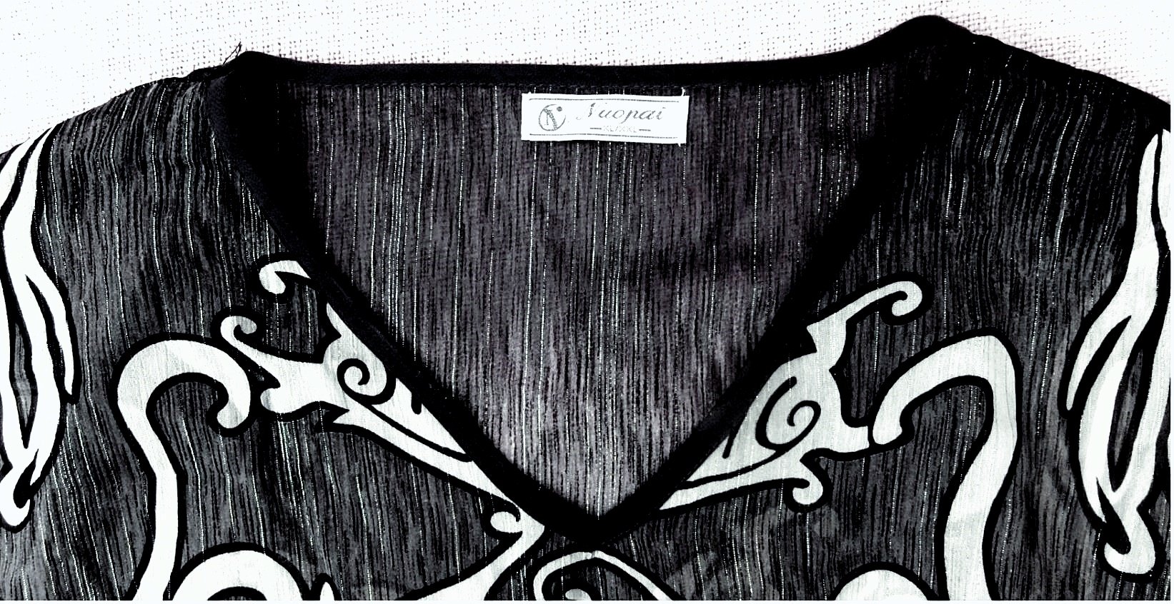 Überzieh-Bluse von Nuopai - Im Flügelschnitt - durchscheinend schwarz / weiß - Größe 44