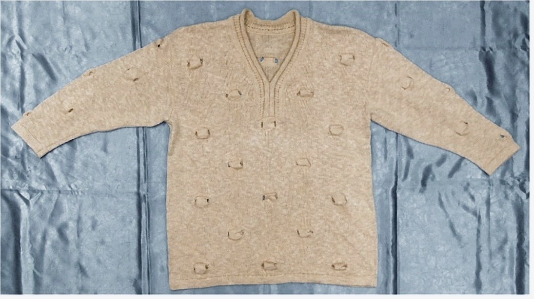 Damen-Strickpullover , Größe 42 - hellbraun - mit abstrakten kleinen Schlitzen