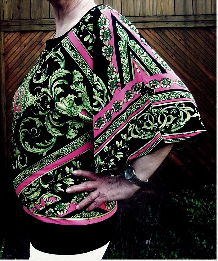 Kurzarm-Shirt von Joseph Ribkoff - Größe 42 - schwarz / buntes Muster