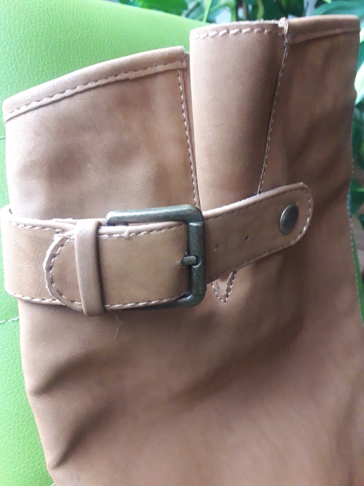 Hellbraune Stiefel