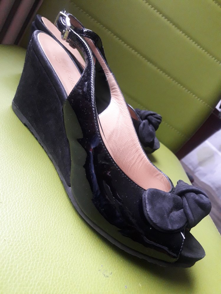 Elegante hohe Lackschuhe