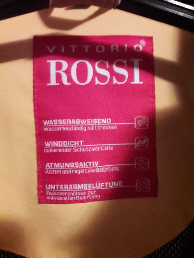 Sonnengelber Skianzug