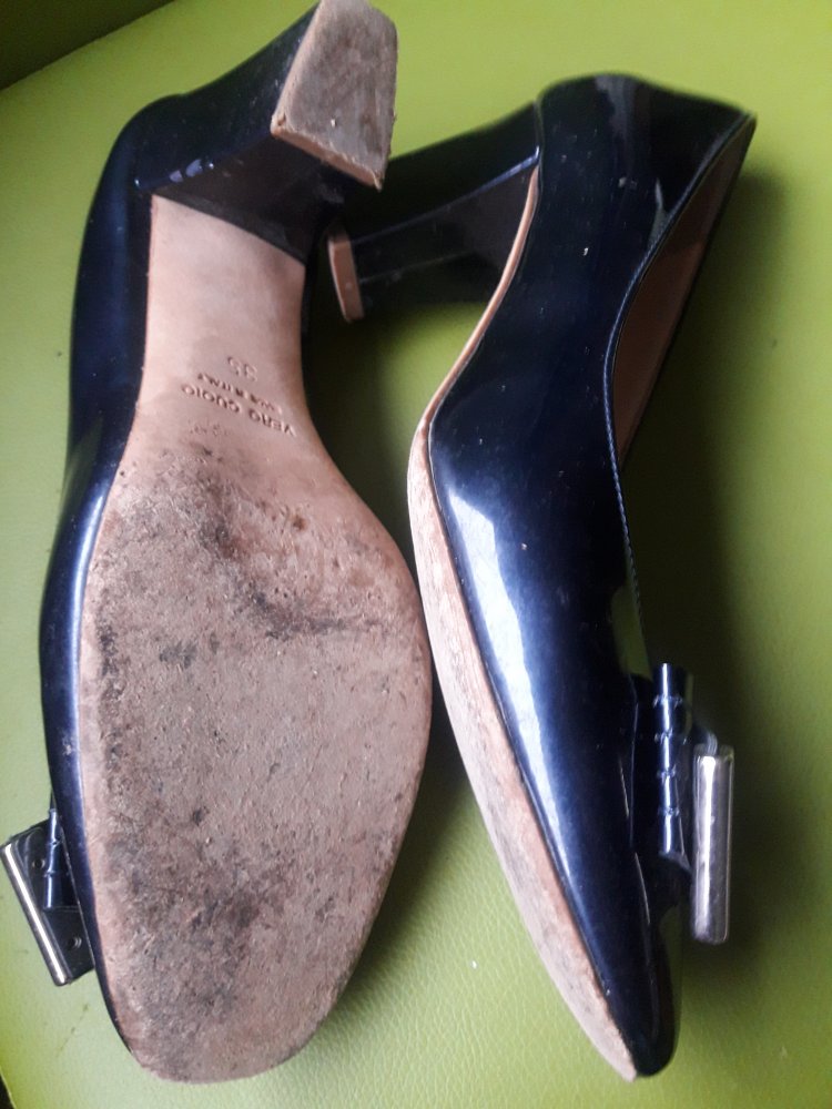 Dunkelblaue Lackpumps