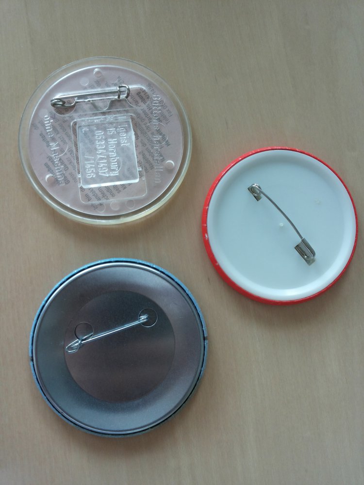 Große Broschen/Buttons, gut als Geschenk für Kinder