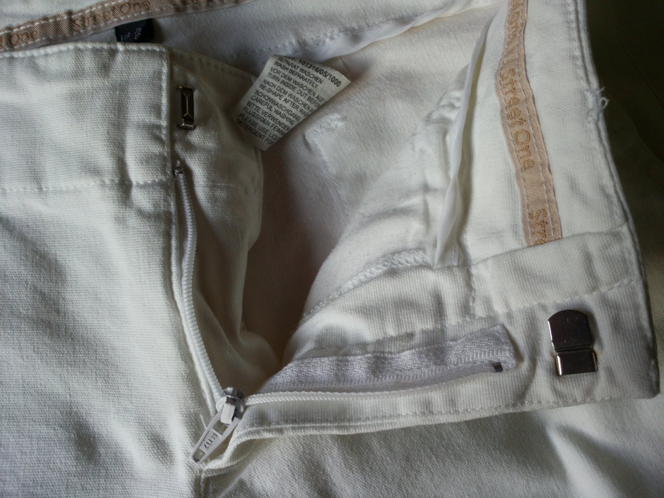 Weiße Sommerhose von Street One, Modell Alyssa superlong, stretch