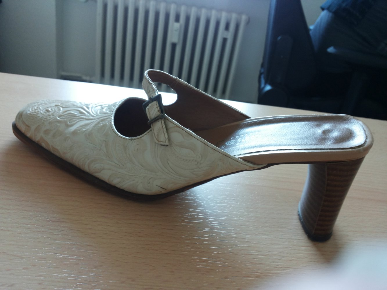 Pumps mit Blumenranken von Tamaris