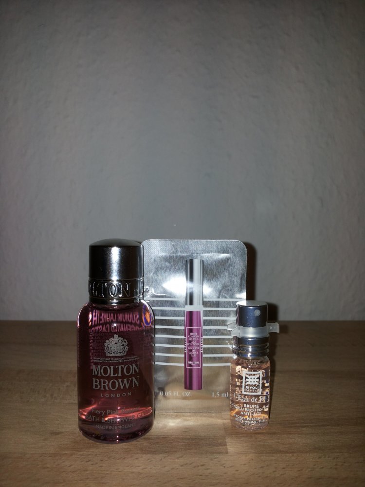 Proben (Duschgel, Augenfluid, Anti-aging Serum)