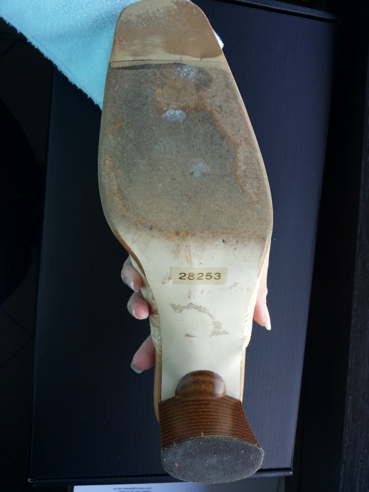 Pumps mit Blumenranken von Tamaris