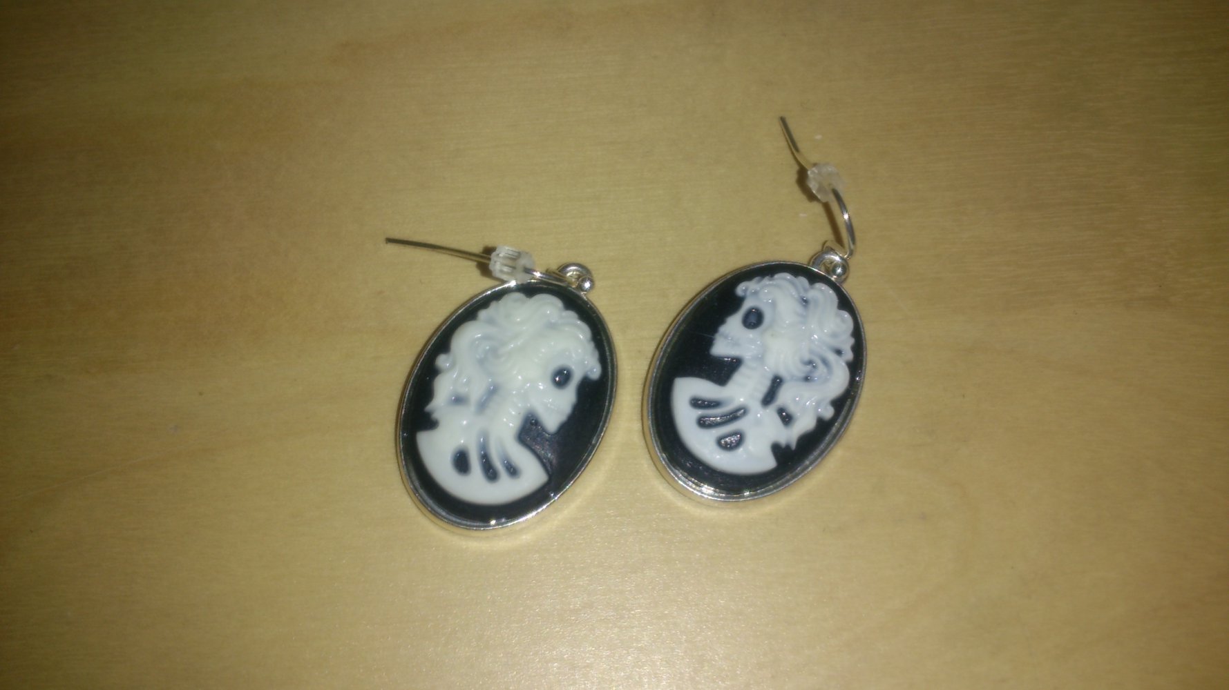 GOTHIC ROCK DARKNESS OHRRINGE 