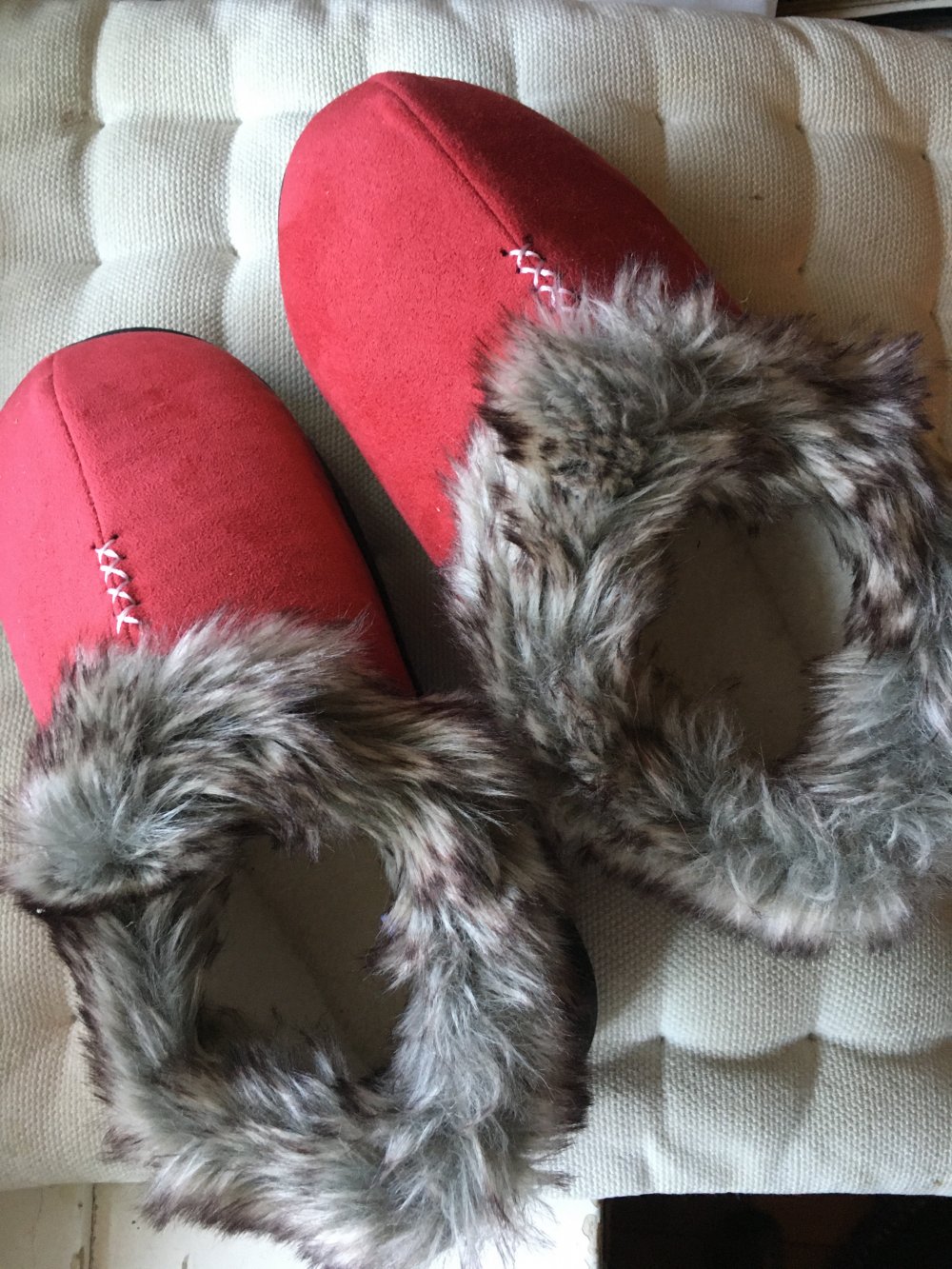  neue, ungetrg. Fell HAUSSCHUHE, 38,