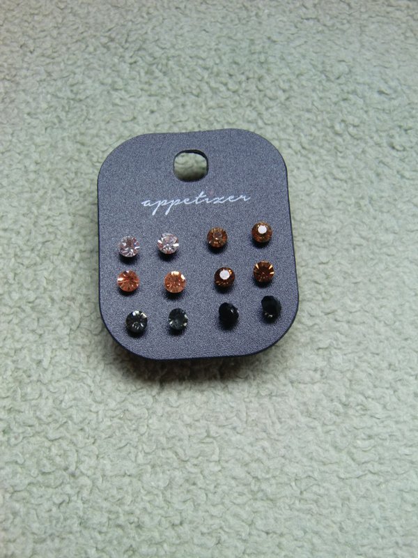 Neue Ohrstecker, Glitzerstein, Strauss