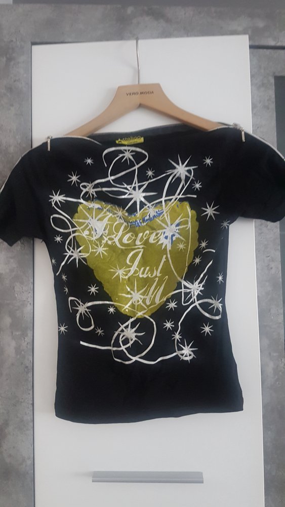 Schulterfreies Tshirt