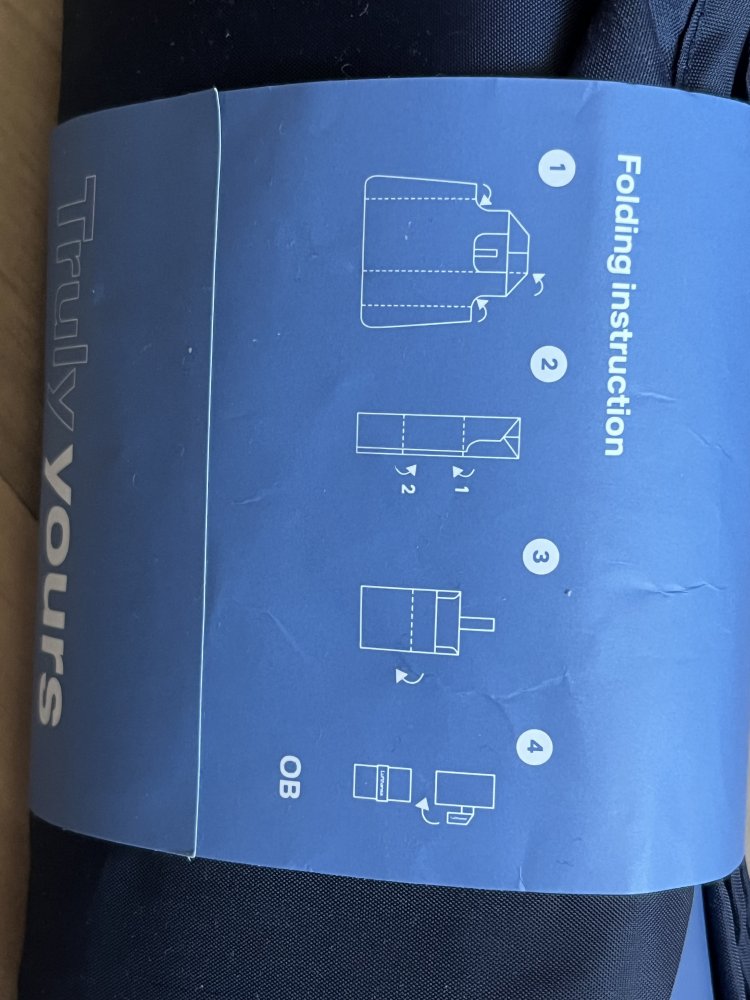 Neues Lufthansa Amenity Kit Premium Economy 2024