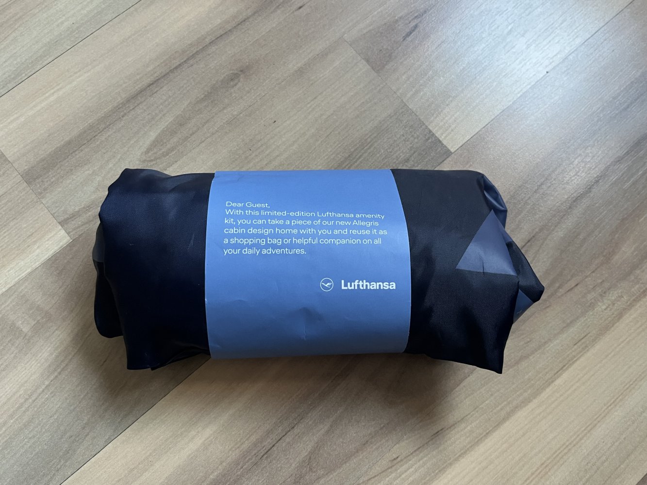 Neues Lufthansa Amenity Kit Premium Economy 2024