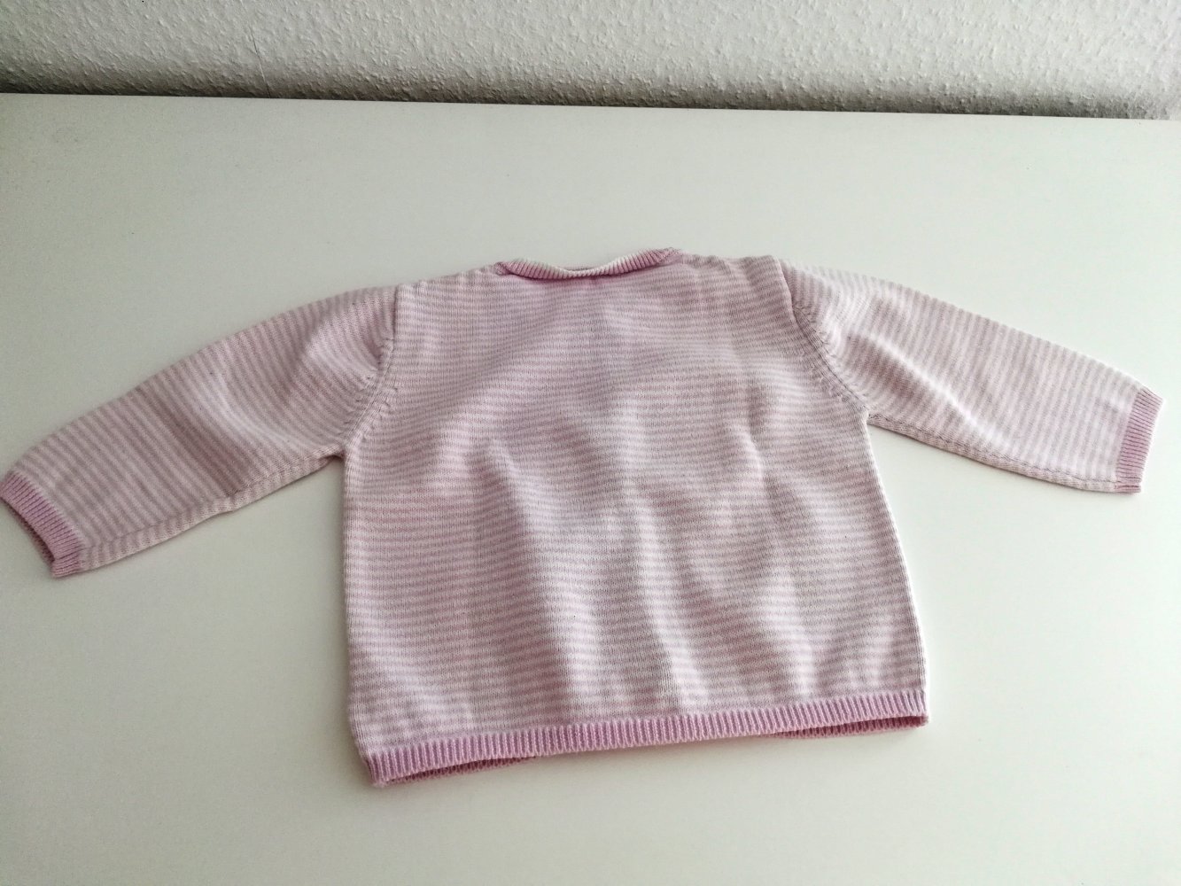 bellybutton Strickweste, lila-weiß gestreift, Größe 62, mit Knopfleiste