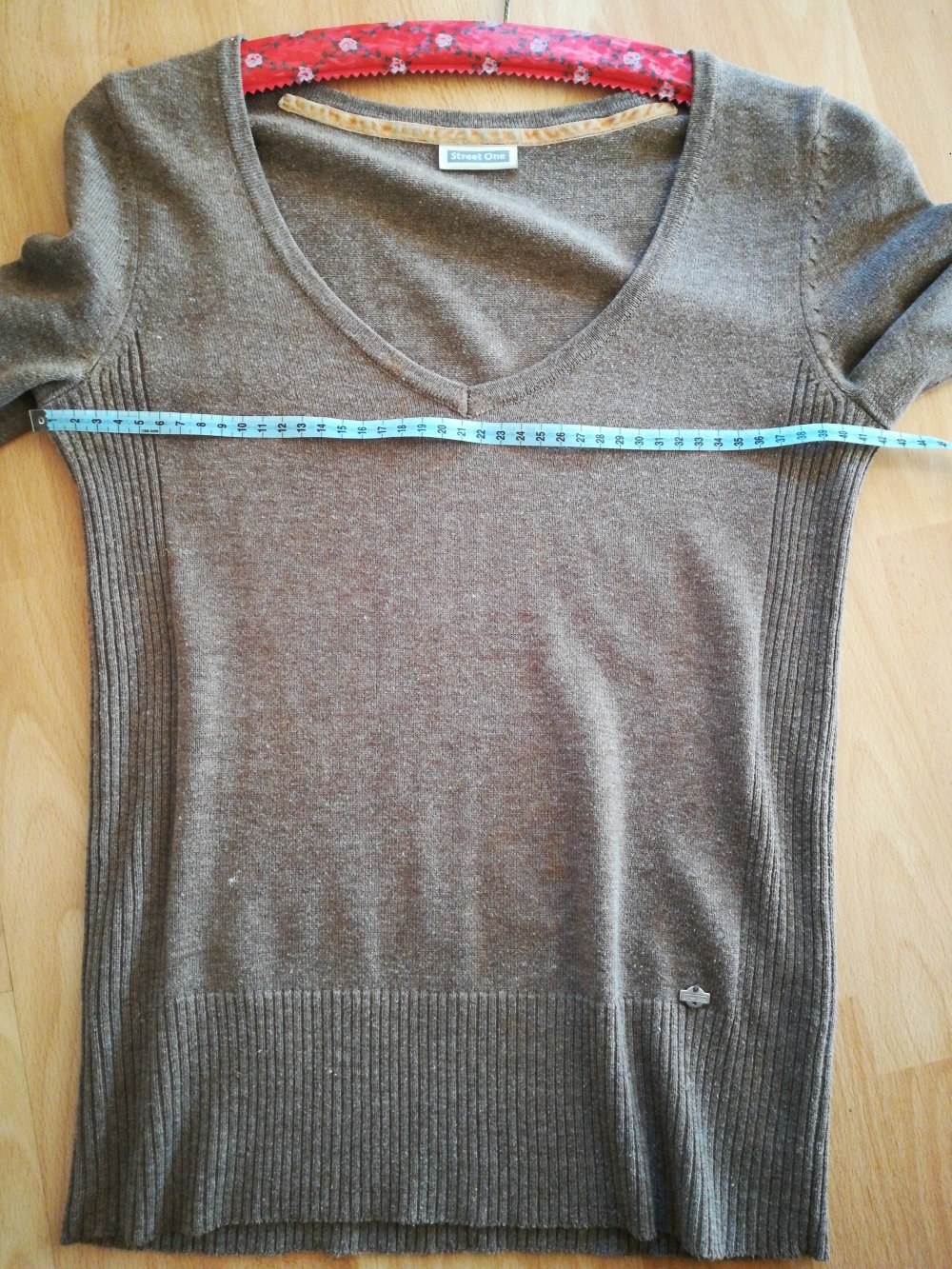 Esprit brauner Pullover mit V-Ausschnitt