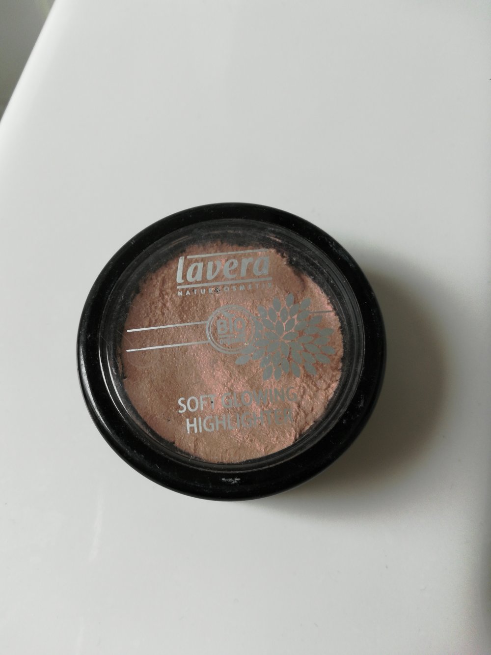 Lavera soft glowing highlighter bio shining pearl 02