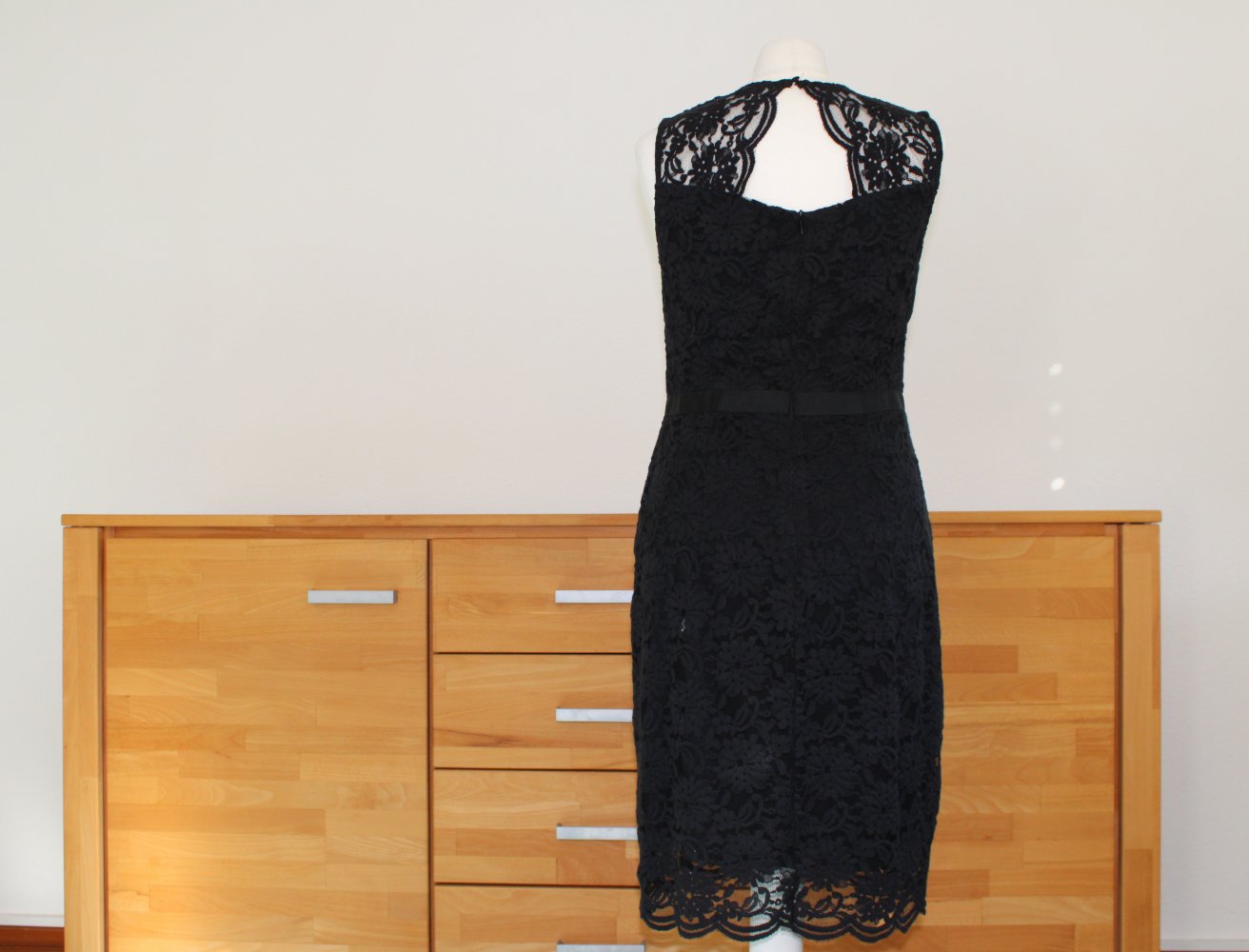 Tailliertes Esprit Kleid Spitze klassisch schwarz Gr. 38