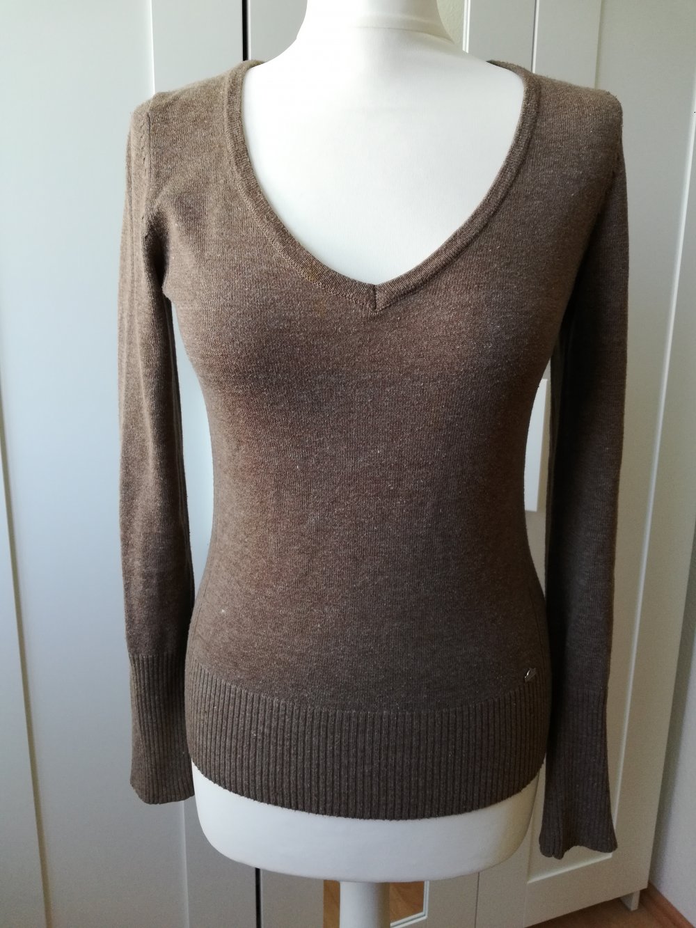 Esprit brauner Pullover mit V-Ausschnitt