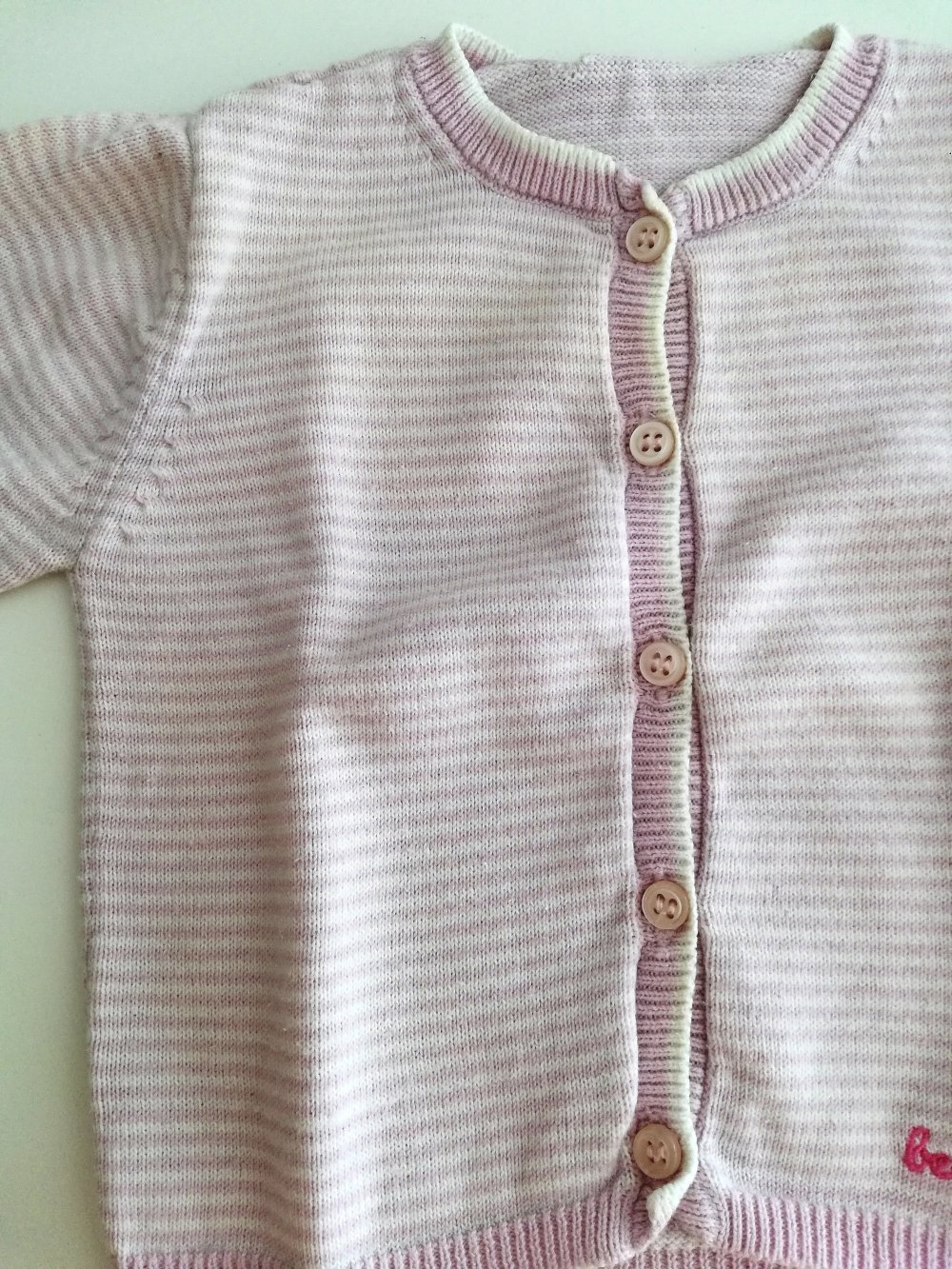 bellybutton Strickweste, lila-weiß gestreift, Größe 62, mit Knopfleiste