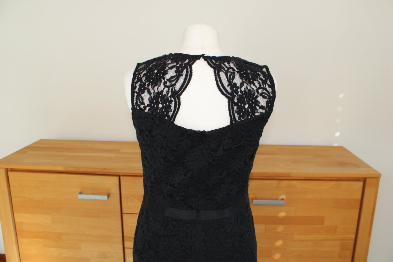 Tailliertes Esprit Kleid Spitze klassisch schwarz Gr. 38