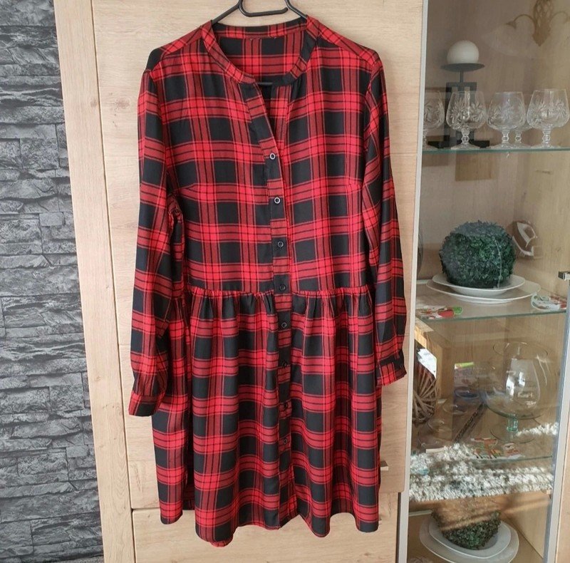 Schönes Kleid kariert rot schwarz S M