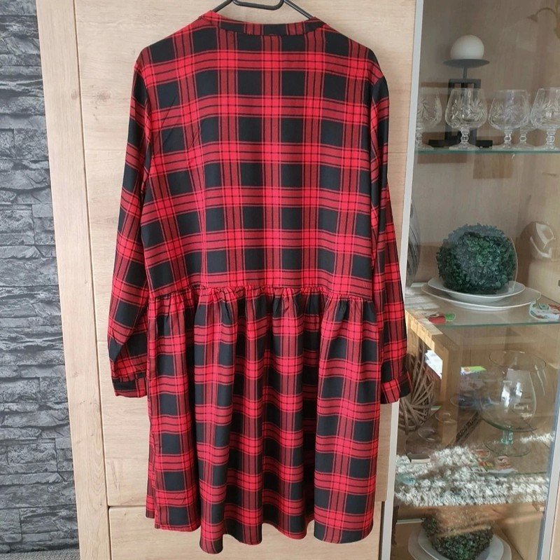 Schönes Kleid kariert rot schwarz S M