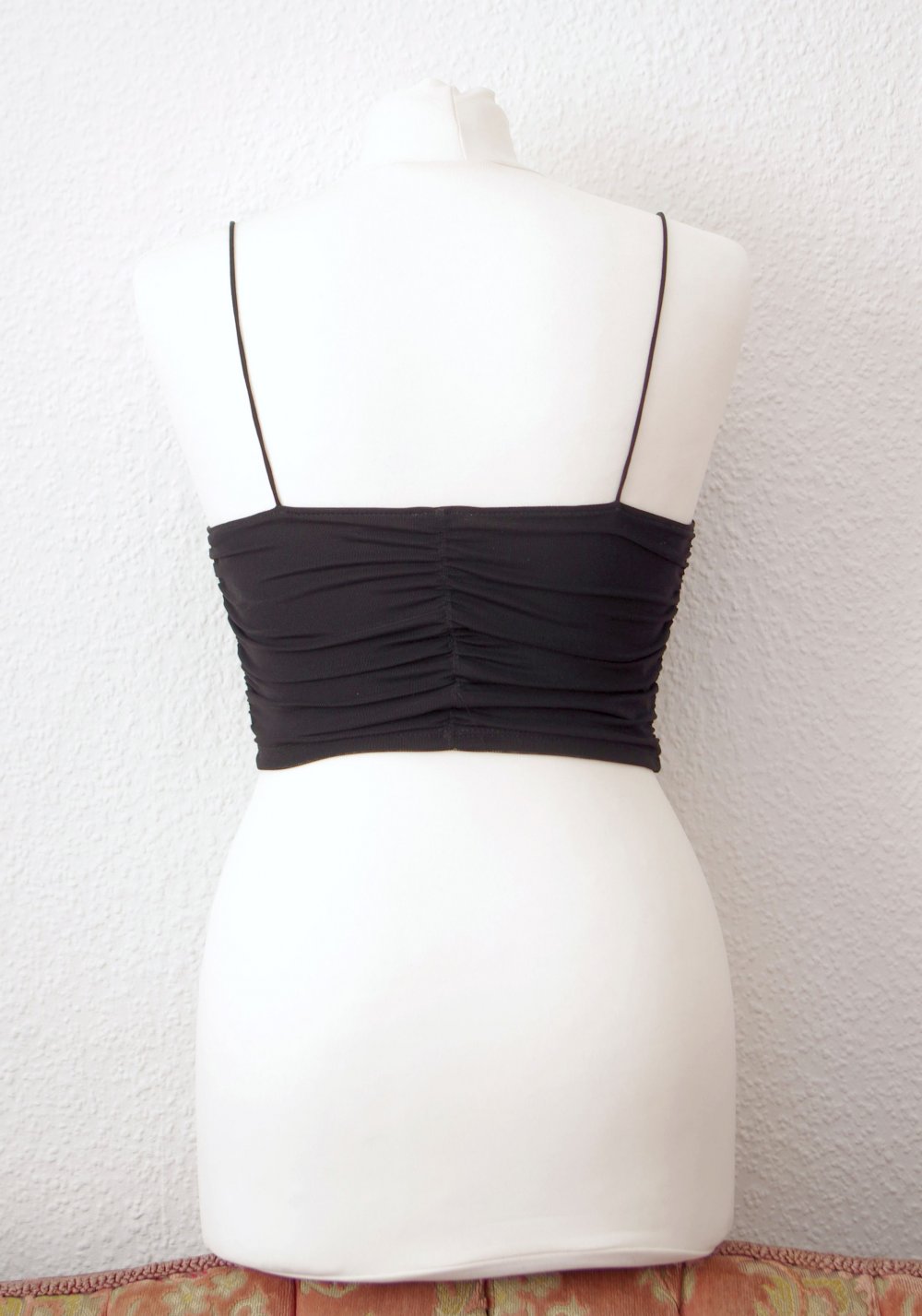 Zartes Crop Top Gr. XS S 34 36 Rave strappy Festival Boobtop schwarz Technobarbie