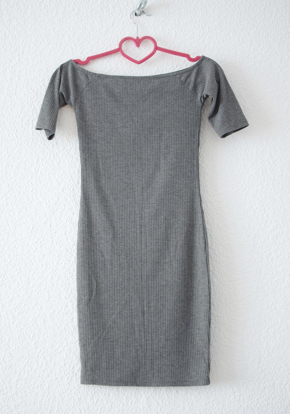 Figurbetonendes Offshoulder Kleid Gr. S 36 38 Technoelfe Feinripp schulterfrei 90er bratz