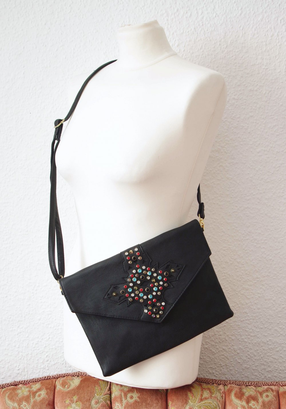 Ausgefallene Dollskill Handtasche Goth Kunstleder bratz Kreuz Clutch Nieten studs Biker Technobarbie