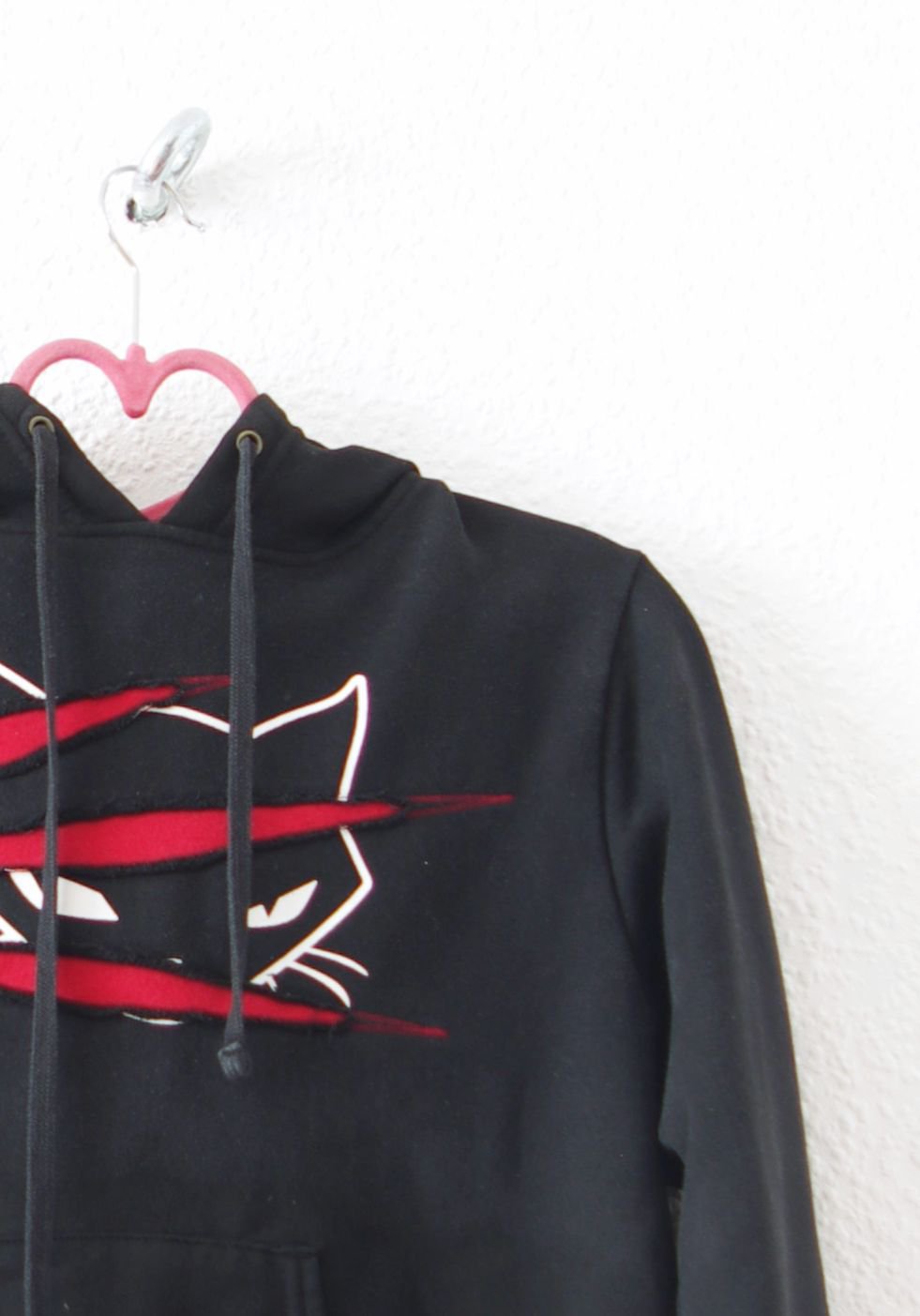 Emily The Strange Print Hoodie Gr. XS S Gothic Technoelfe Festival y2k Sweatshirt Crop