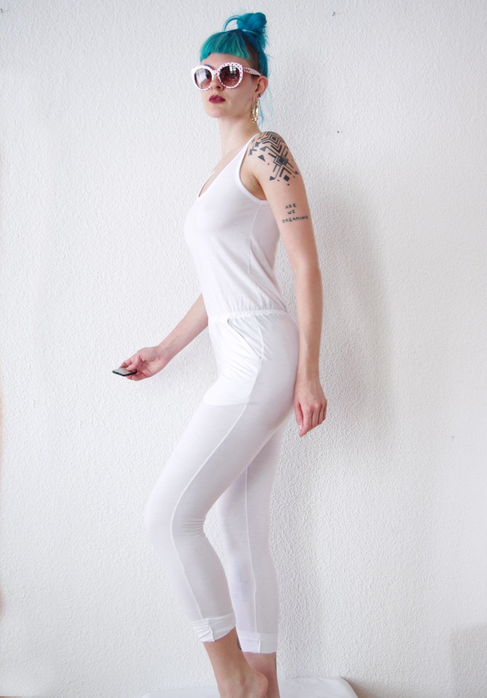 Sportlicher Jumpsuit Einteiler Gr. 38 40 legere weiß locker Techno Strand y2k elegant